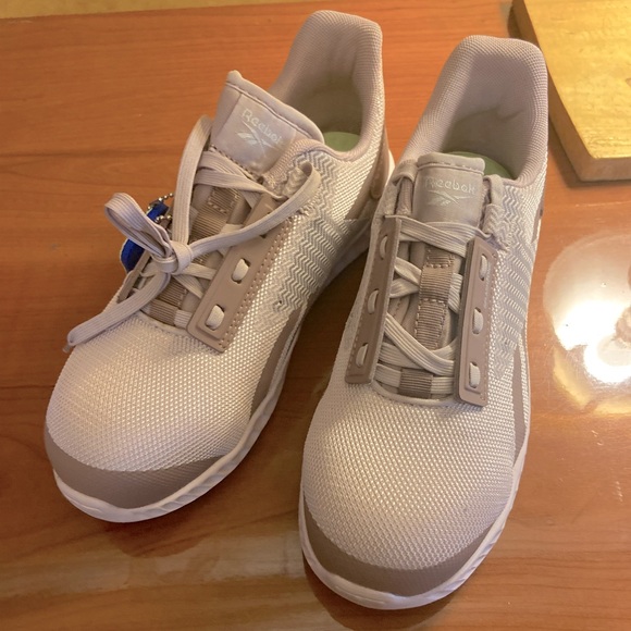 Shoes - Picture 4 of 4